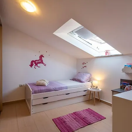 Apartman Ember Pula Exterior photo