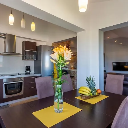 Apartman Ember Pula Exterior photo